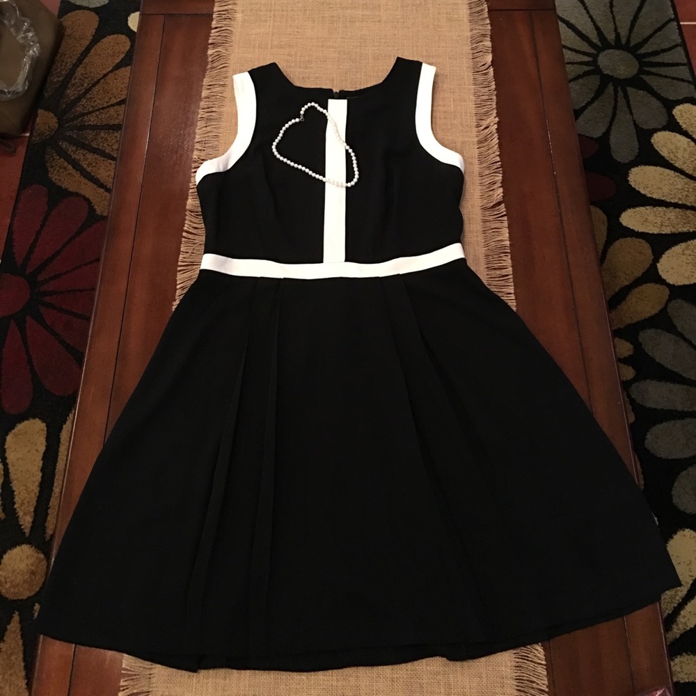RALPH LAUREN Black and White Dress 12 Petite